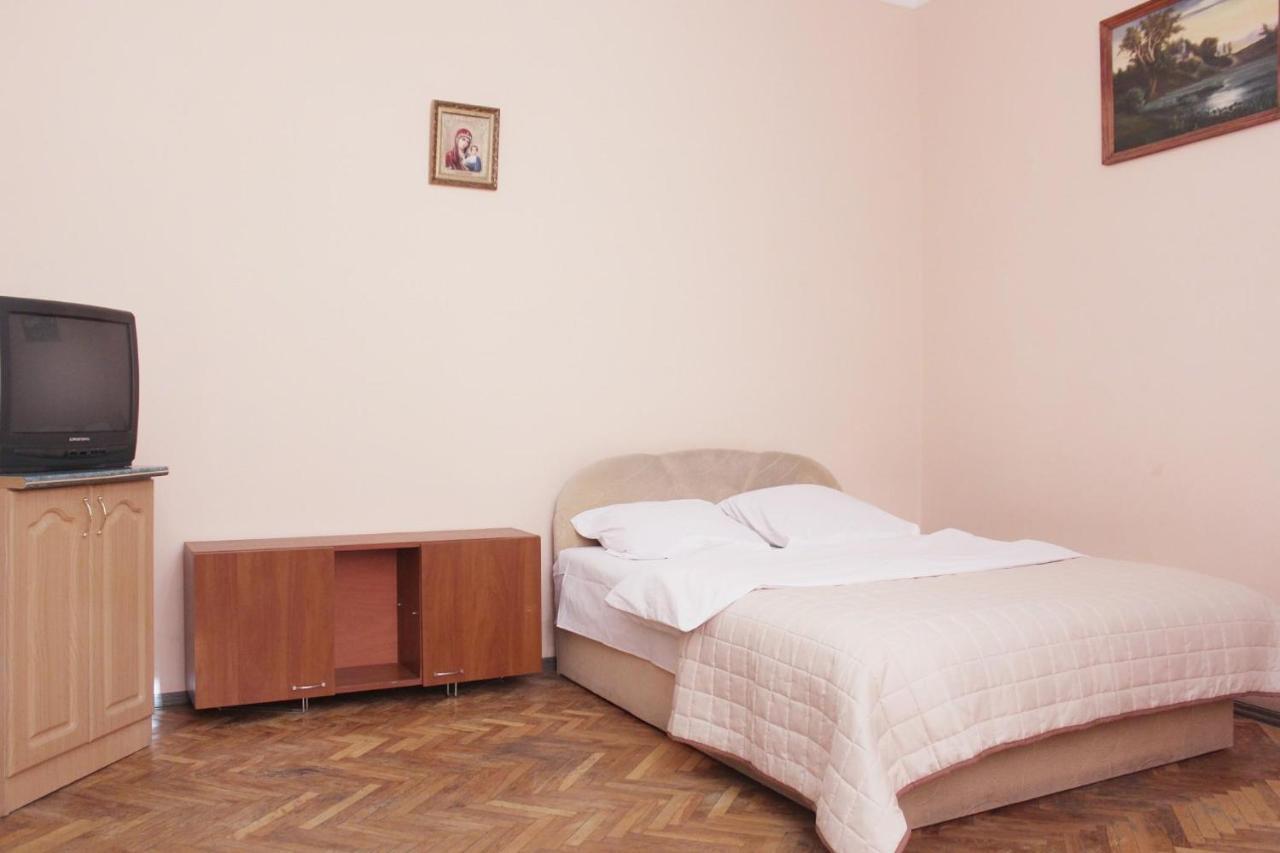 Квартира Подобово Біля Форуму Високий Замок Вулиця Хмельницького 61 Leópolis Exterior foto